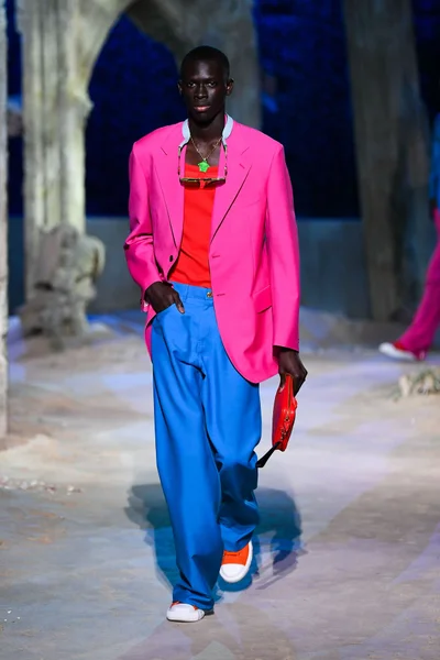 Look 26
